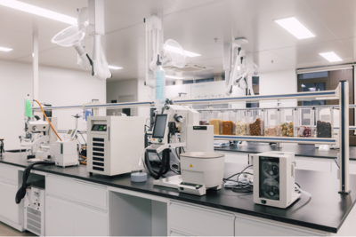 花西子獲新華網“科研創新優秀案例”，以研發驅動引領中國彩妝高質量發展